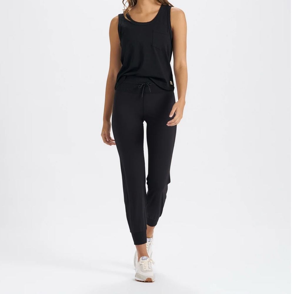 Vuori Daily jogger black size small